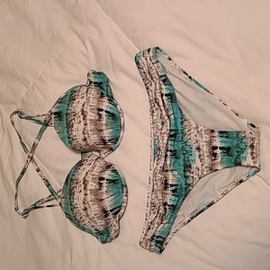 Skye Bikini GORGEOUS Colors Large but still a bit small for me :-(